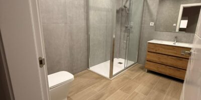 Caso de Estudio AQ: La Ingeniería Invisible detrás del Éxito de una Reforma Integral (De Escombro a Cédula de Habitabilidad)